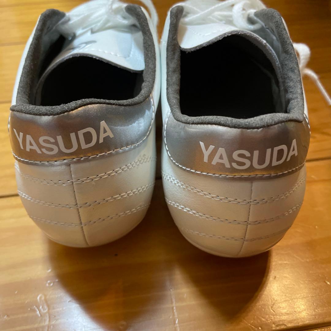 YASUDA サッカーシューズ ホワイト/シルバー/25.0