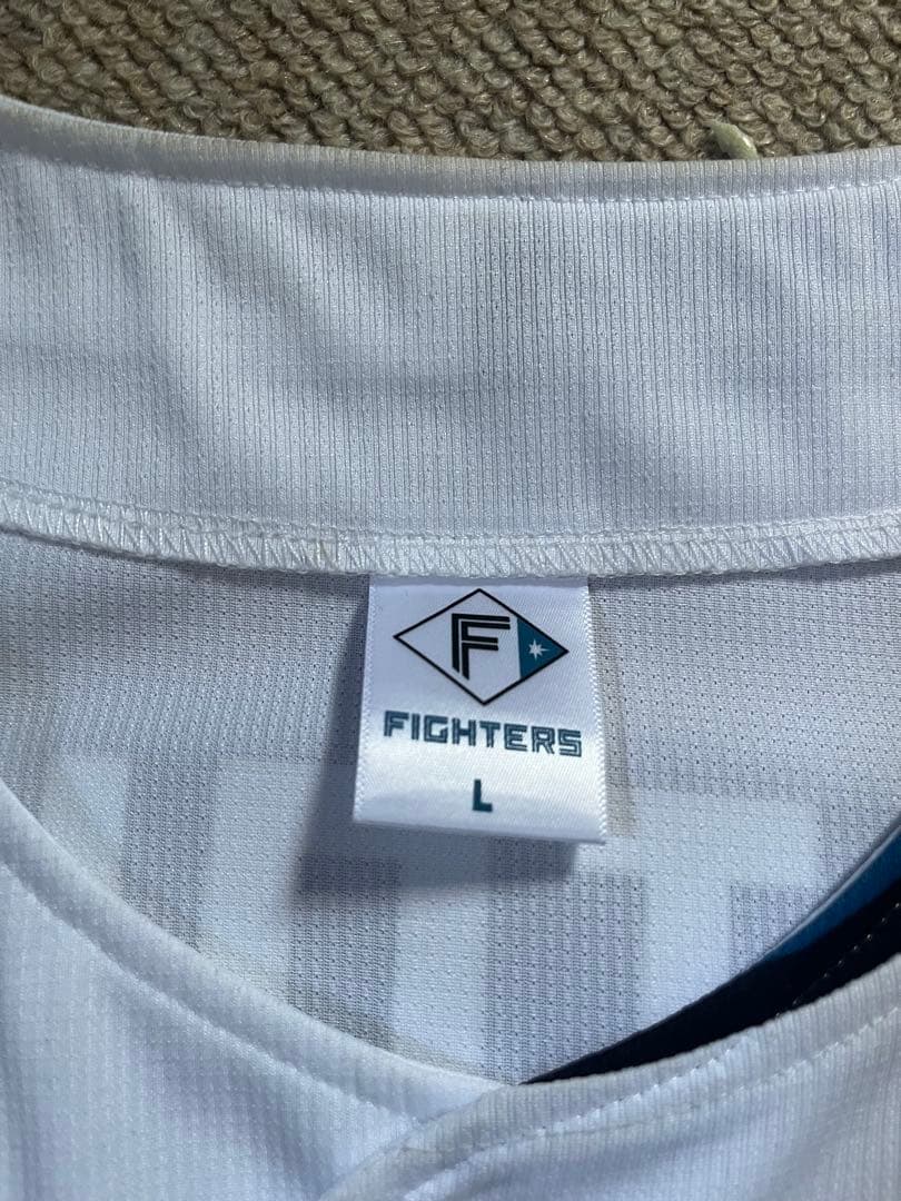 北海道日本ハムファイターズ#17伊藤大海ホームユニフォーム　サイズL