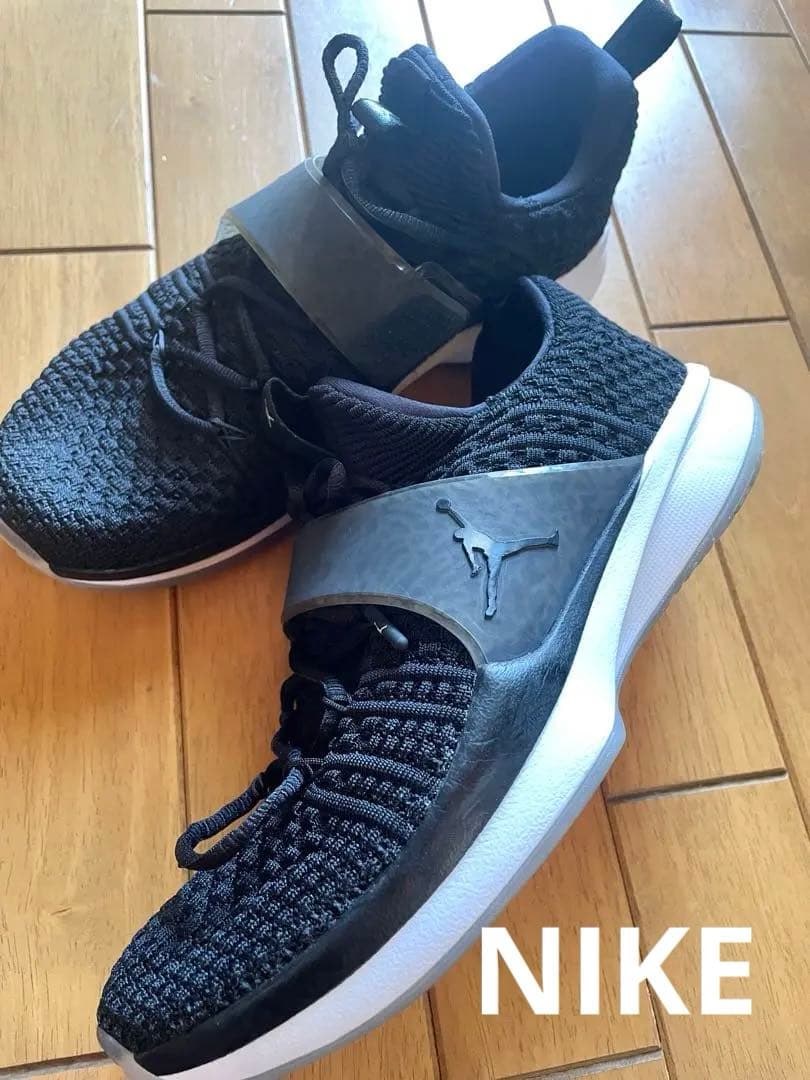 美品　NIKE エアジョーダンフライニットメンズバスケットシューズ　スニーカー