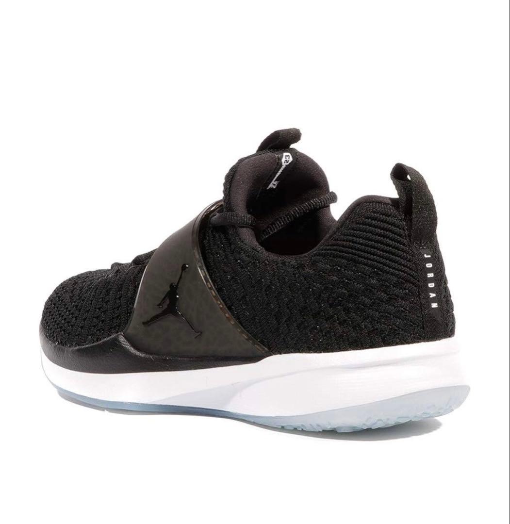 美品　NIKE エアジョーダンフライニットメンズバスケットシューズ　スニーカー