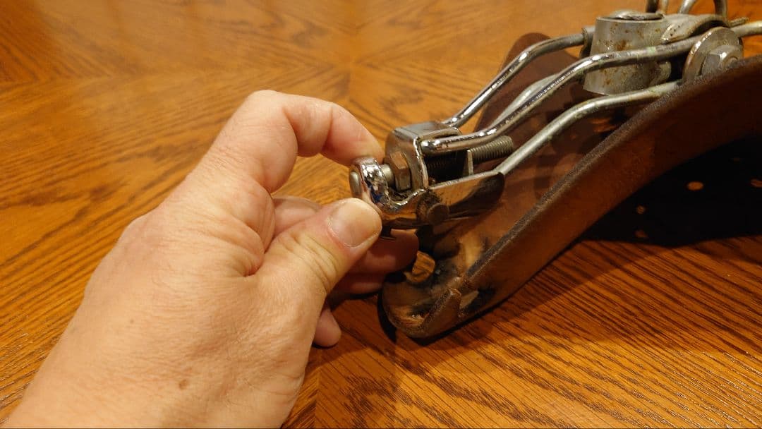 ブルックス スプリング付き レザーサドル