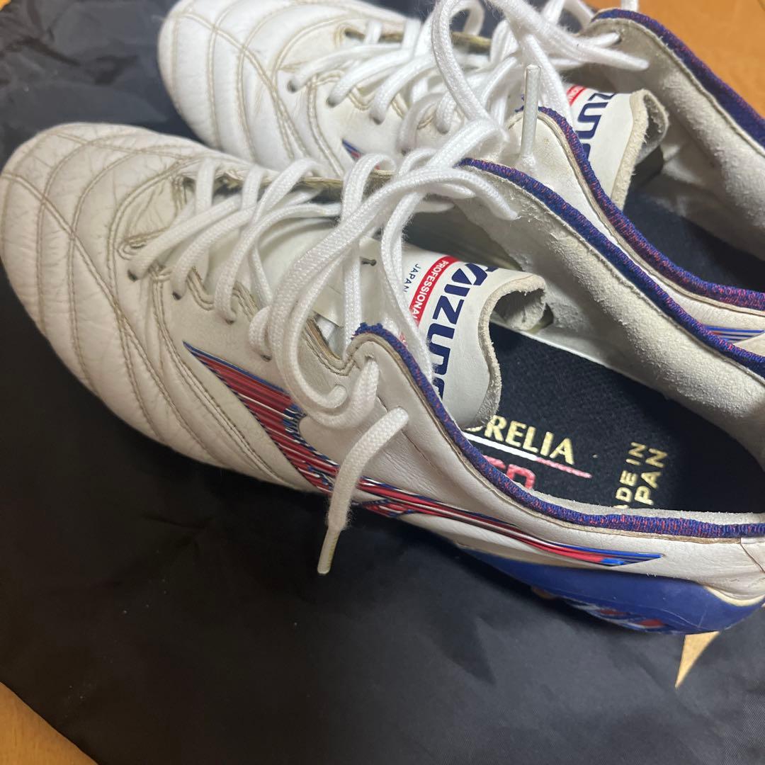 Mizunoモレリアネオ3 限定色白/赤/青　24.5cm