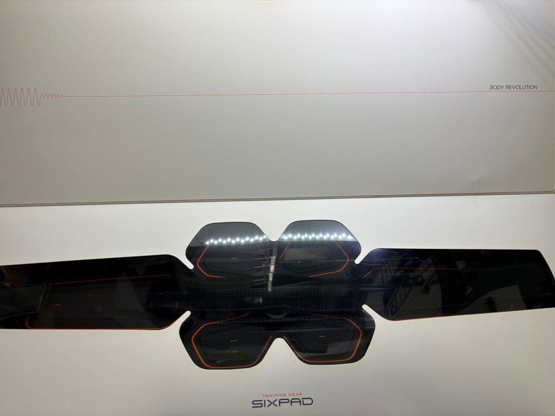 【週末とろけるSALE】【美品】パッド付 SIXPAD アブズベルトS/M/L