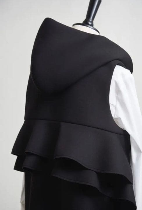 美品yori ボンディングロングジレ