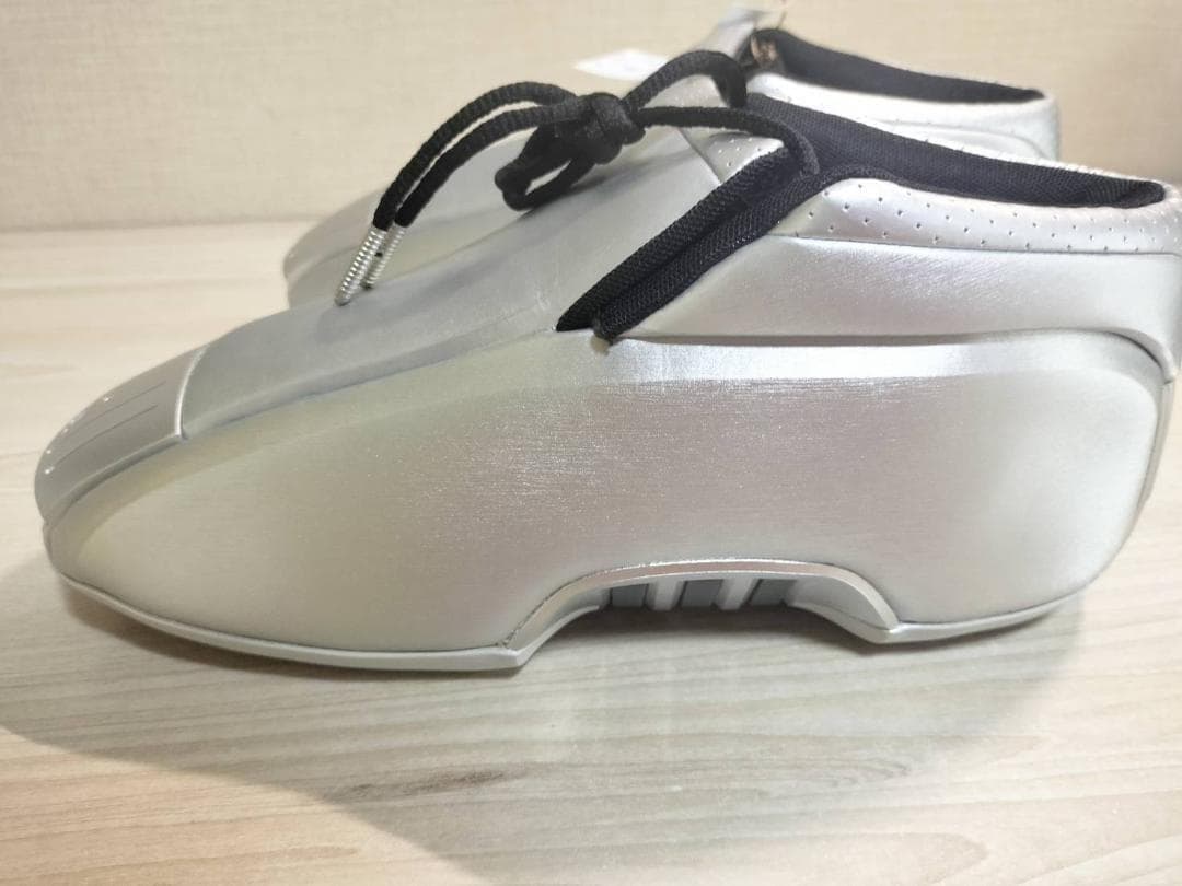 新品 アディダス　CRAZY 2 メタリック　スニーカー　２５．０cm