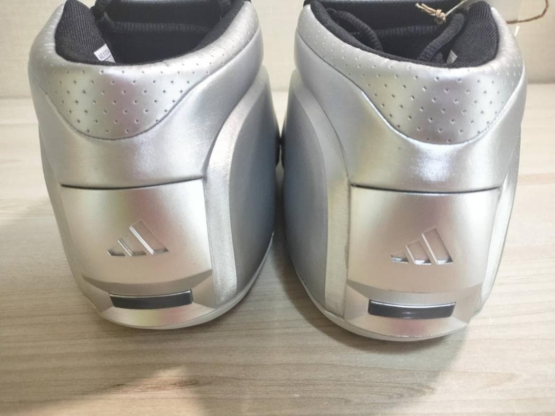 新品 アディダス　CRAZY 2 メタリック　スニーカー　２５．０cm