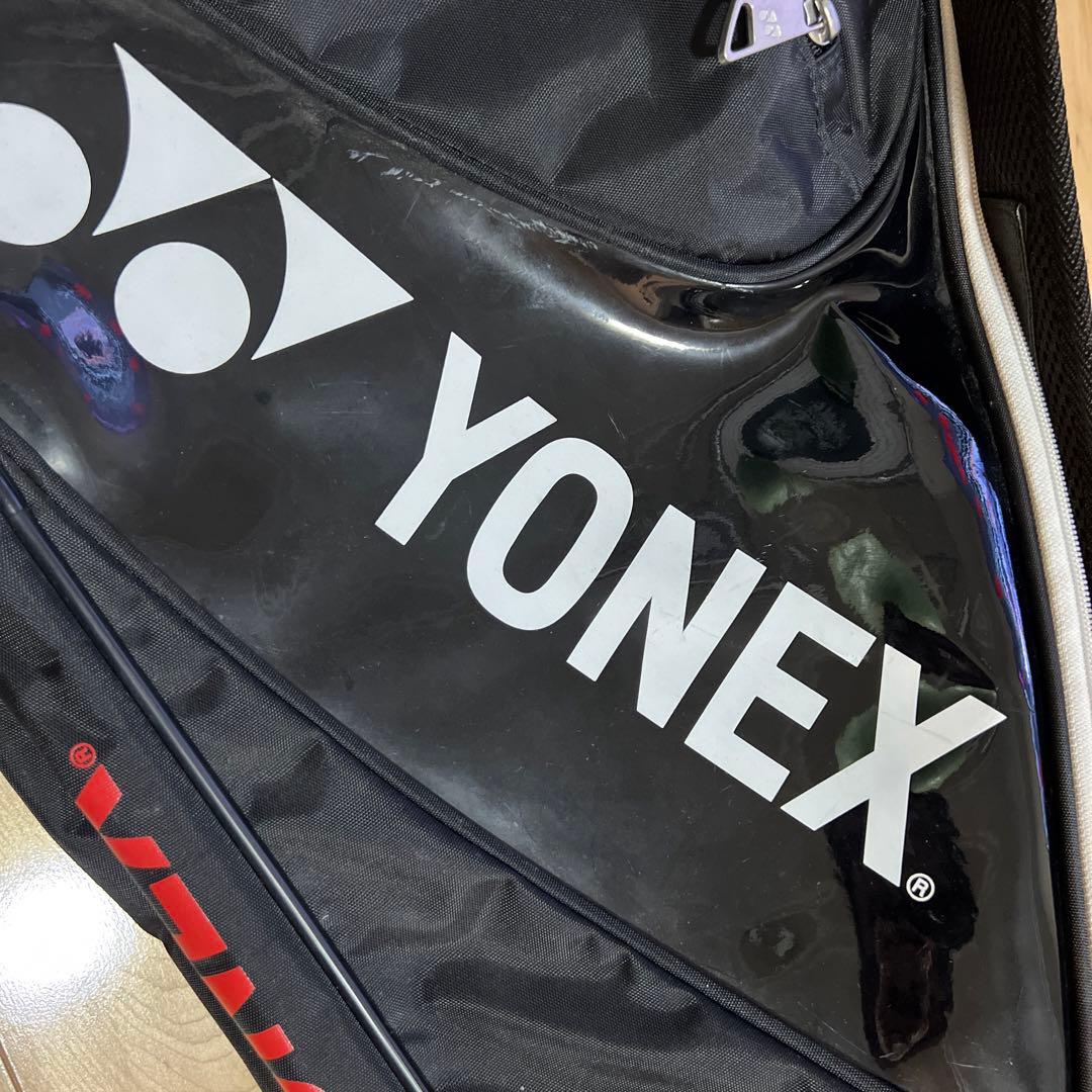 バドミントン ラケットバッグ② YONEX赤×黒 桃田サイン入 折らずに発送可能