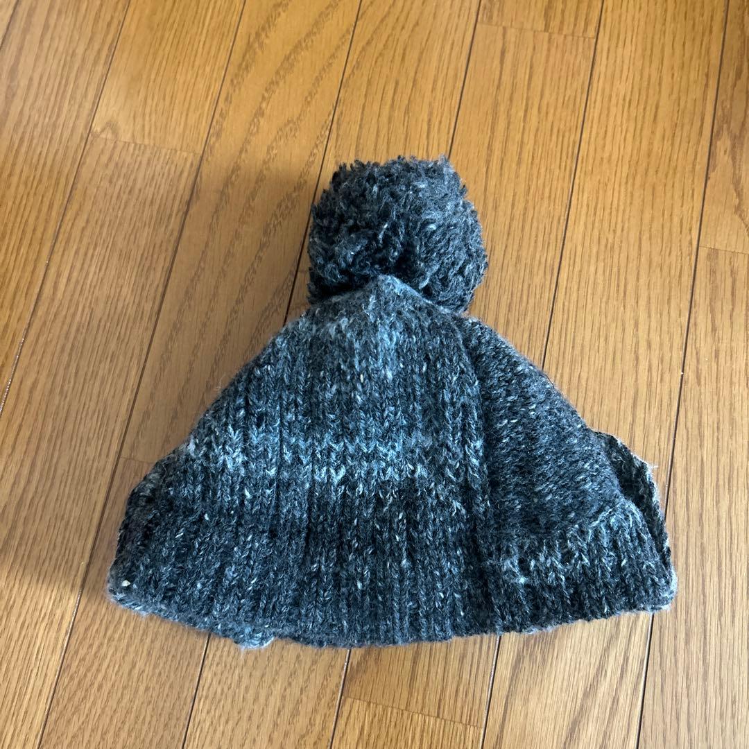 ヴィヴィアンウエストウッド　グレーポンポン付きニット帽