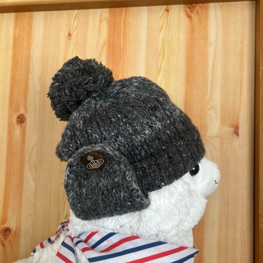 ヴィヴィアンウエストウッド　グレーポンポン付きニット帽