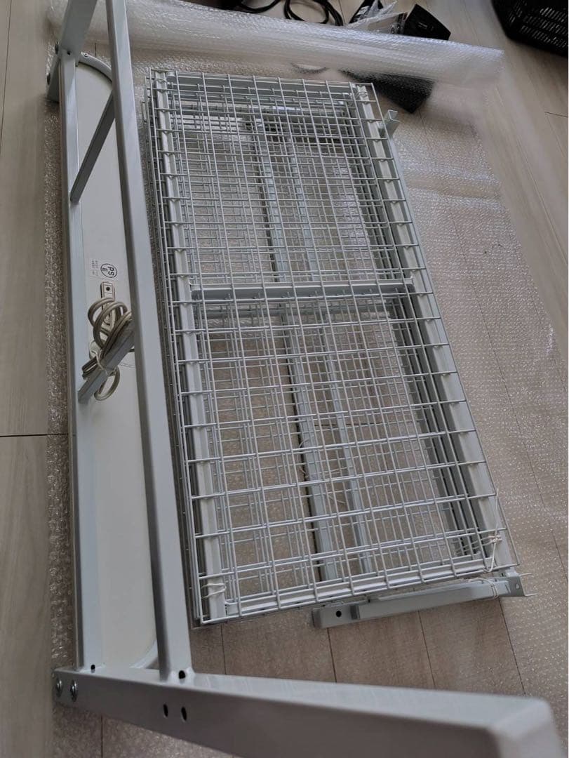 1/11までで大幅値下げ　シングルベッド メタルフレームのみ(写真あり)