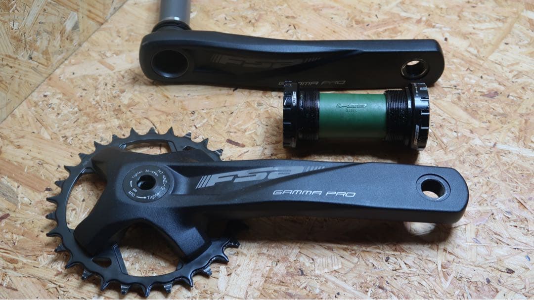 FSA GAMMA PRO クランクセット 30T MegaExo BB付き