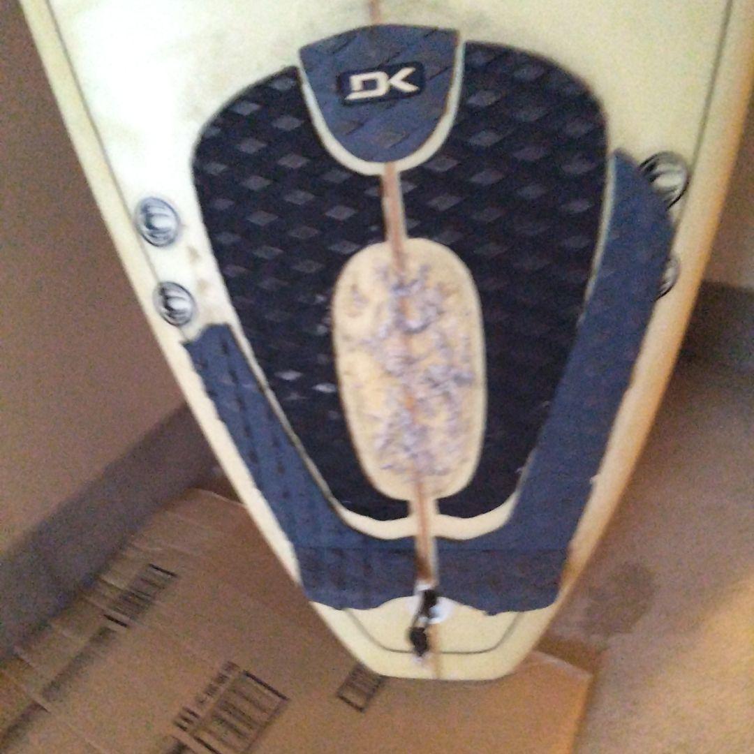 サーフボード クリーム色 6フィート 2フィン