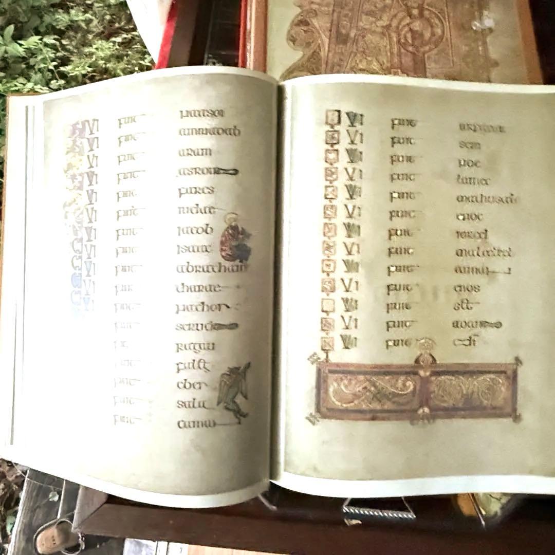 2182様感謝‼️至宝‼️世界で最も美しい本『ケルズの書』テムズ＆ハドソン社　洋書