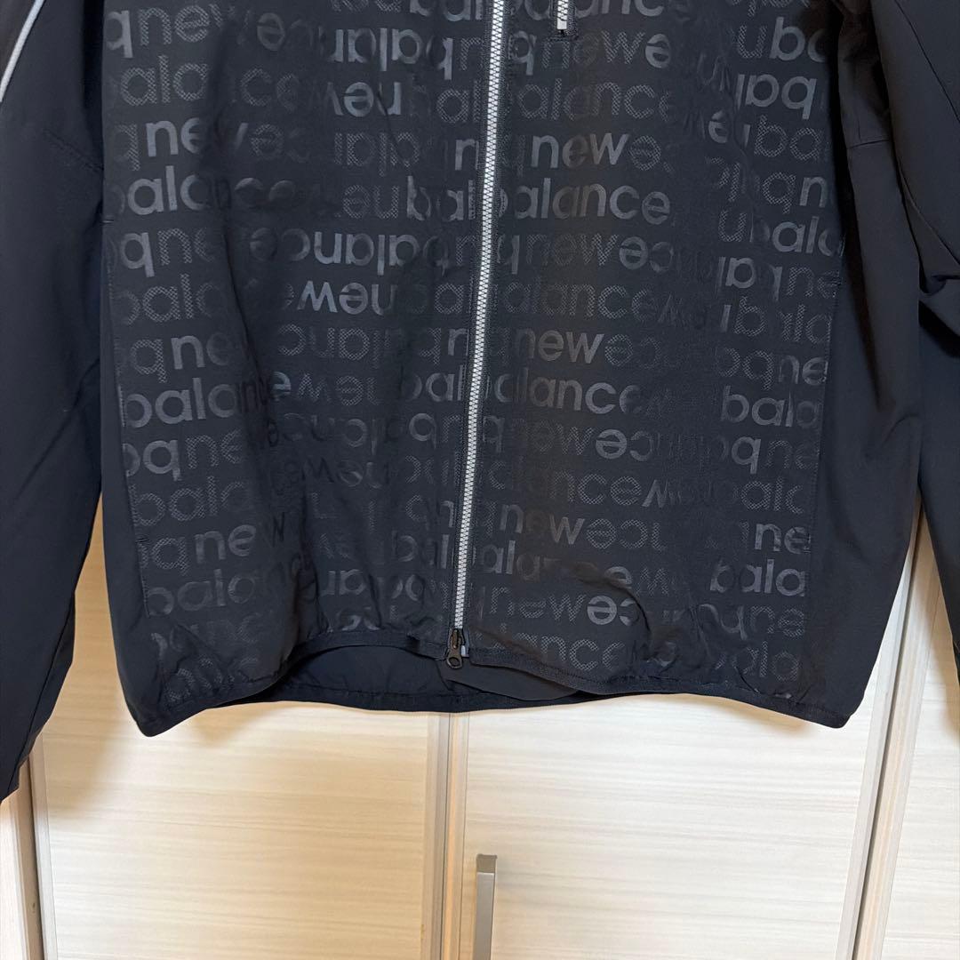 New Balance ブラックジャケット