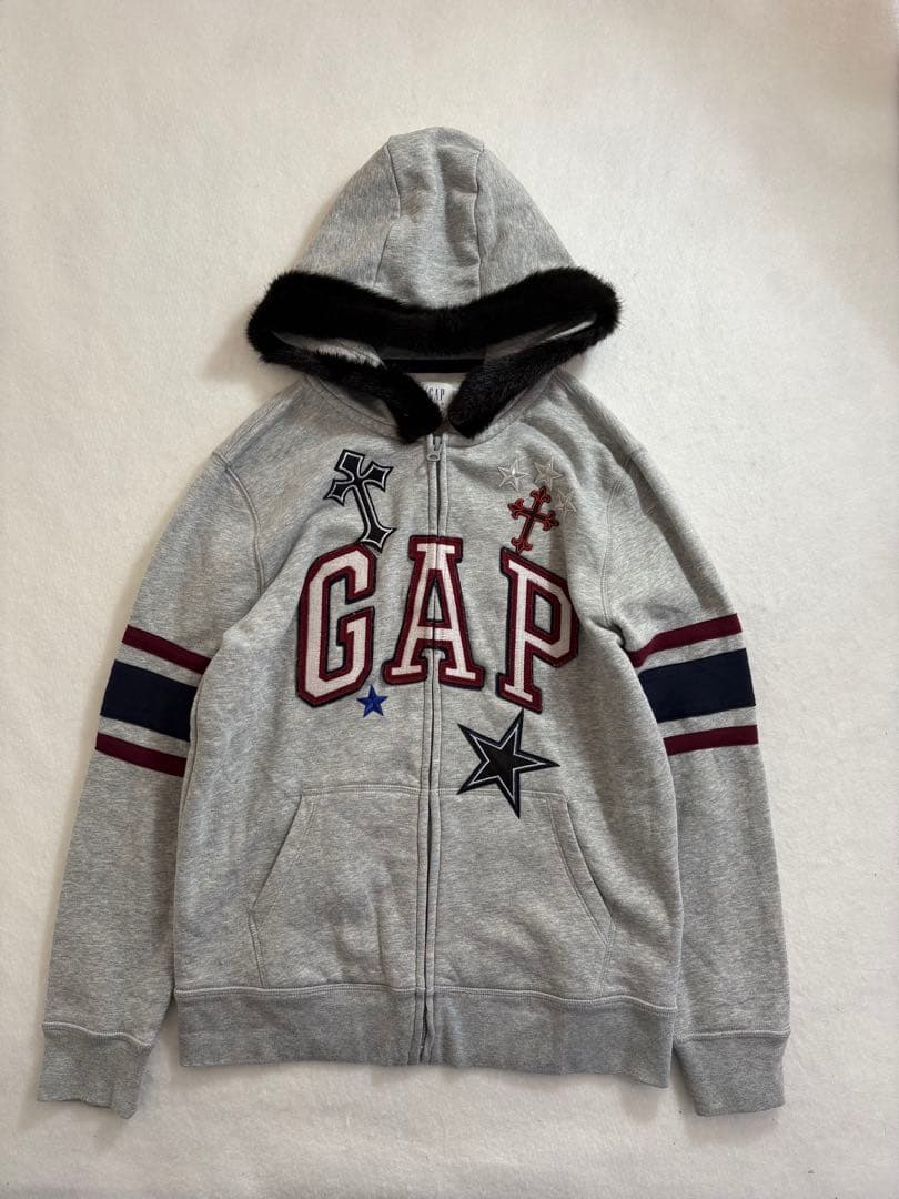 レア★ファーGAP十字架ワッペン星y2kパーカー　平成ギャルNANAストリート