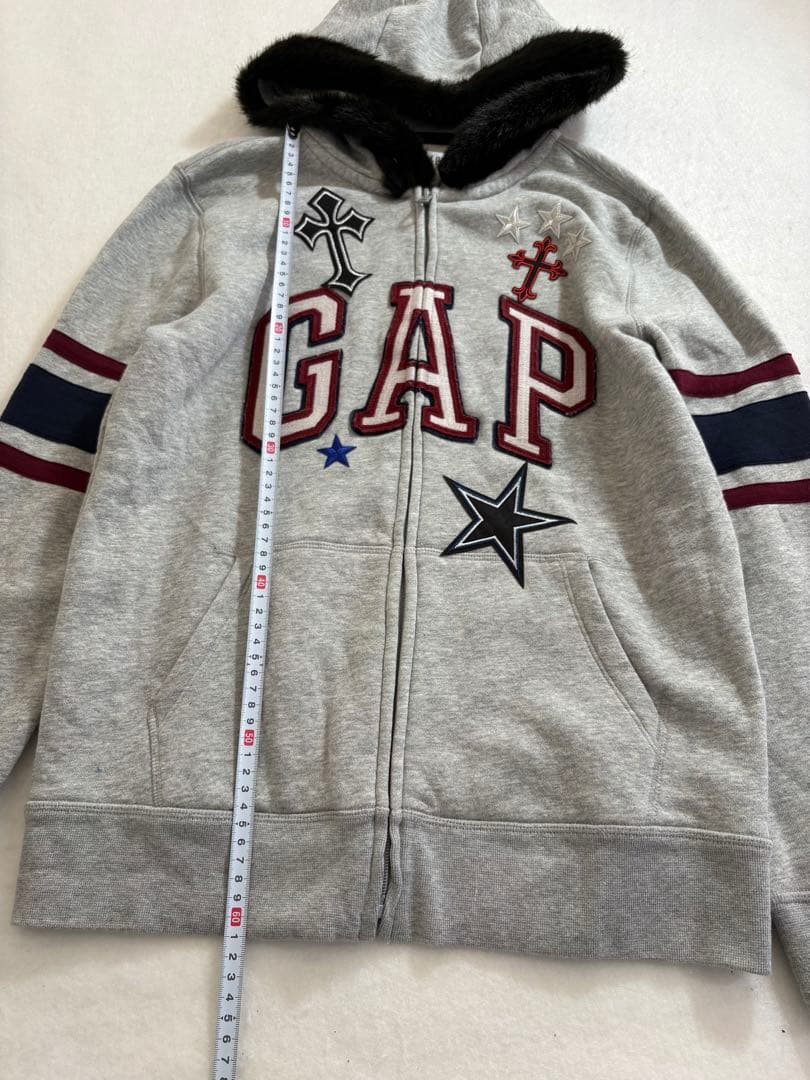 レア★ファーGAP十字架ワッペン星y2kパーカー　平成ギャルNANAストリート