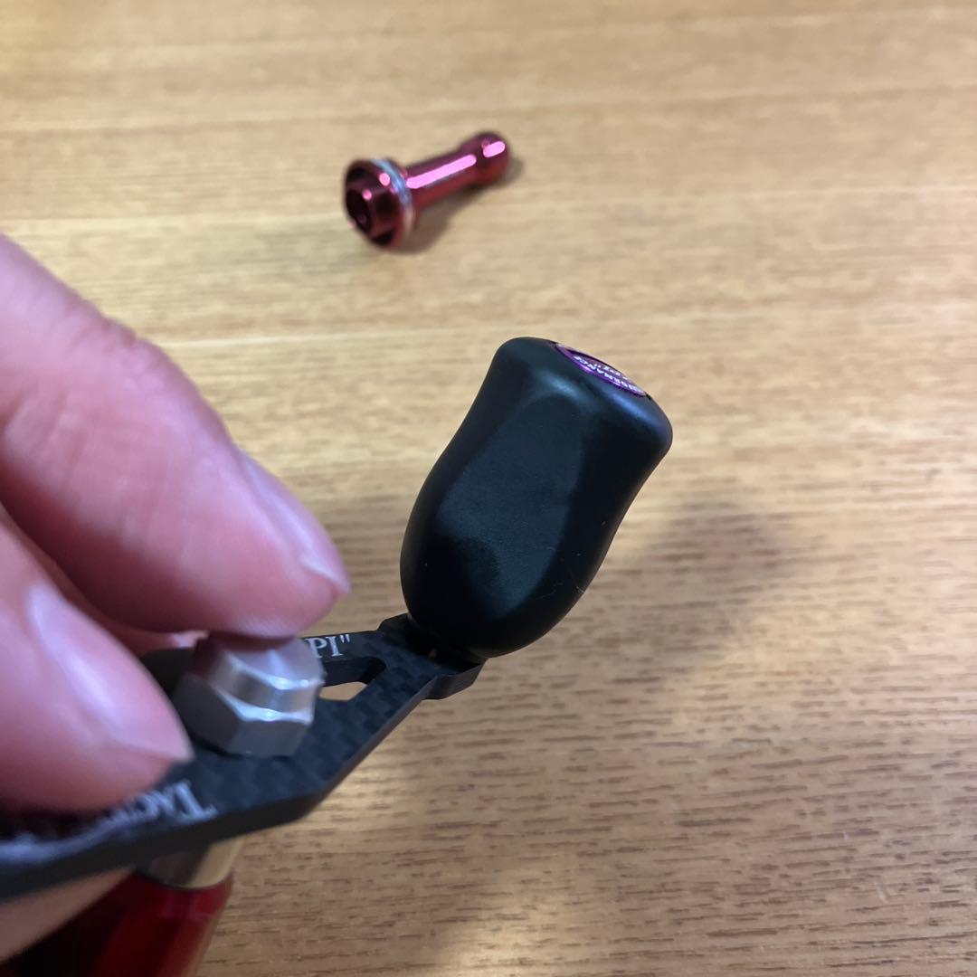 美品　ダイワ用　ZPI タクティカルハンドル　ゴメクサス　ショートスタンド