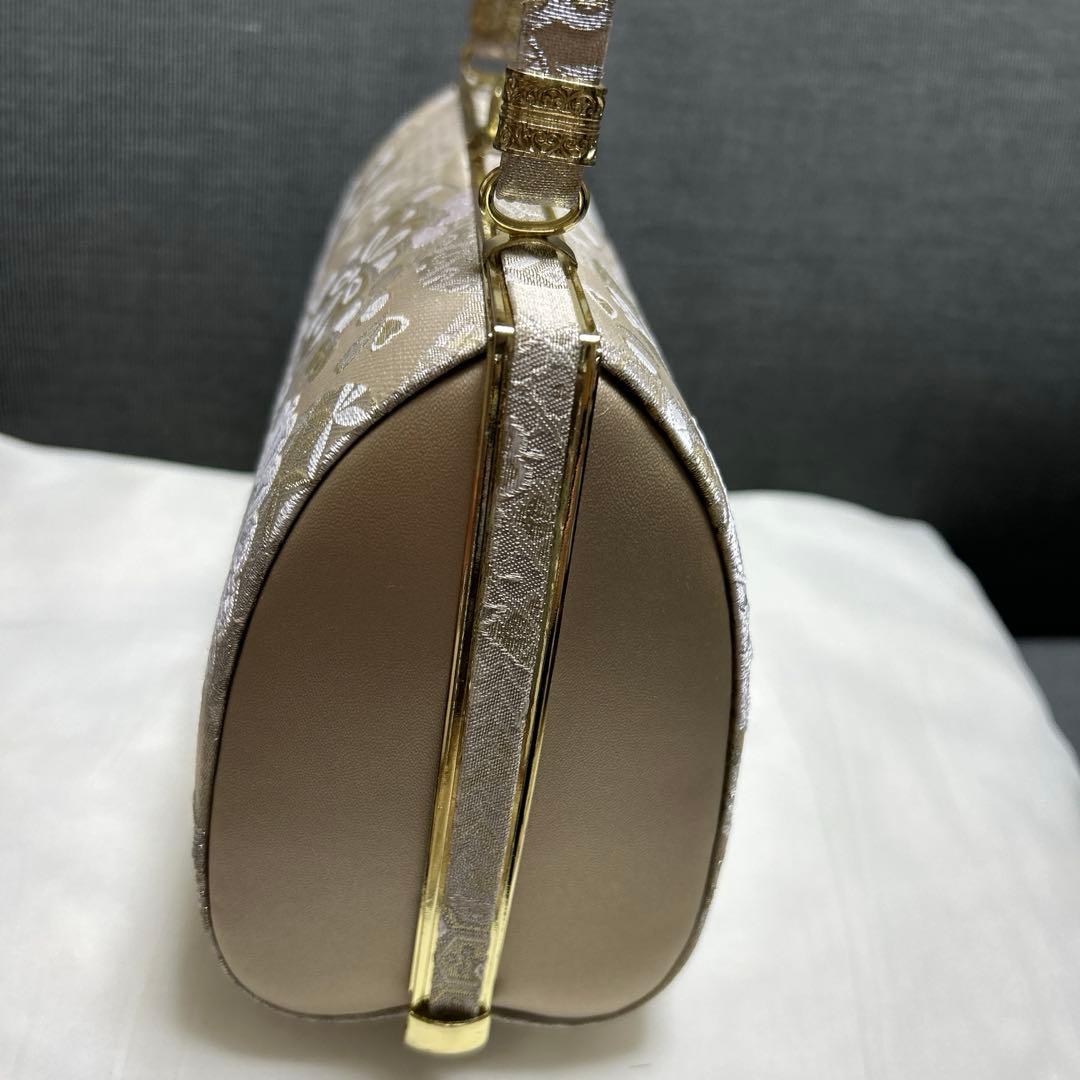 成人式　ゴールド花柄刺繍ハンドバッグと草履セット