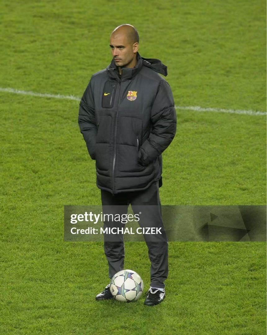 Nike FCBarcelona メッシ&グアルディオラ 支給品ベンチコート古着