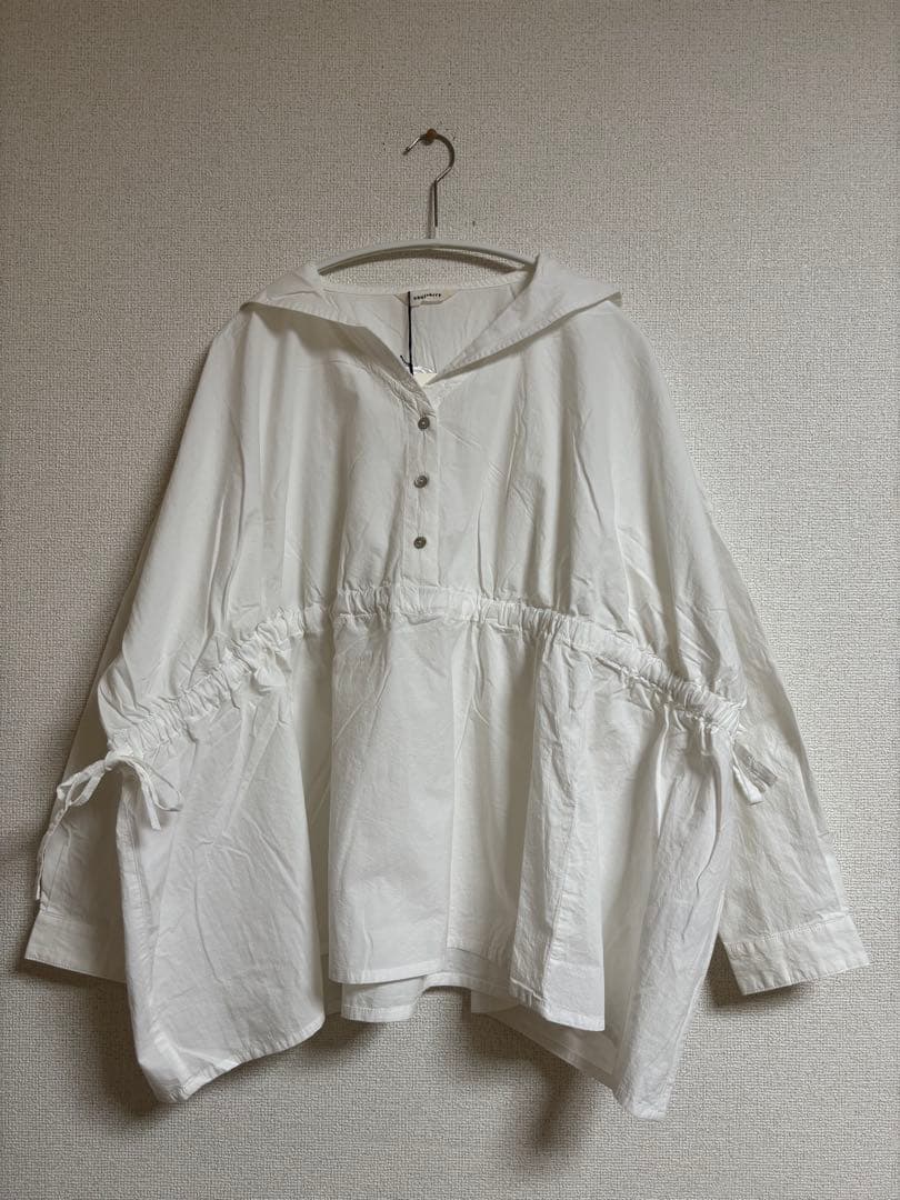 ソウルベリー　セーラー襟のふんわりプルオーバー