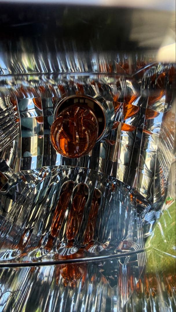 トヨタ200系純正ハイエース右テールランプ（一部LED）