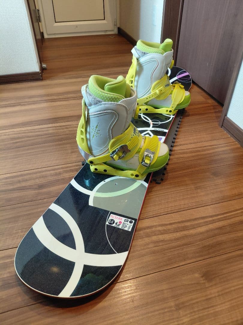 大特価❗fur pure enjoyment レディーススノーボードフルセット