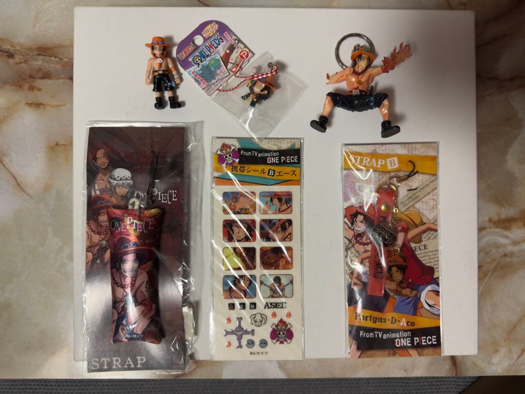 ワンピース 1〜81巻+コミックス5冊+おまけ