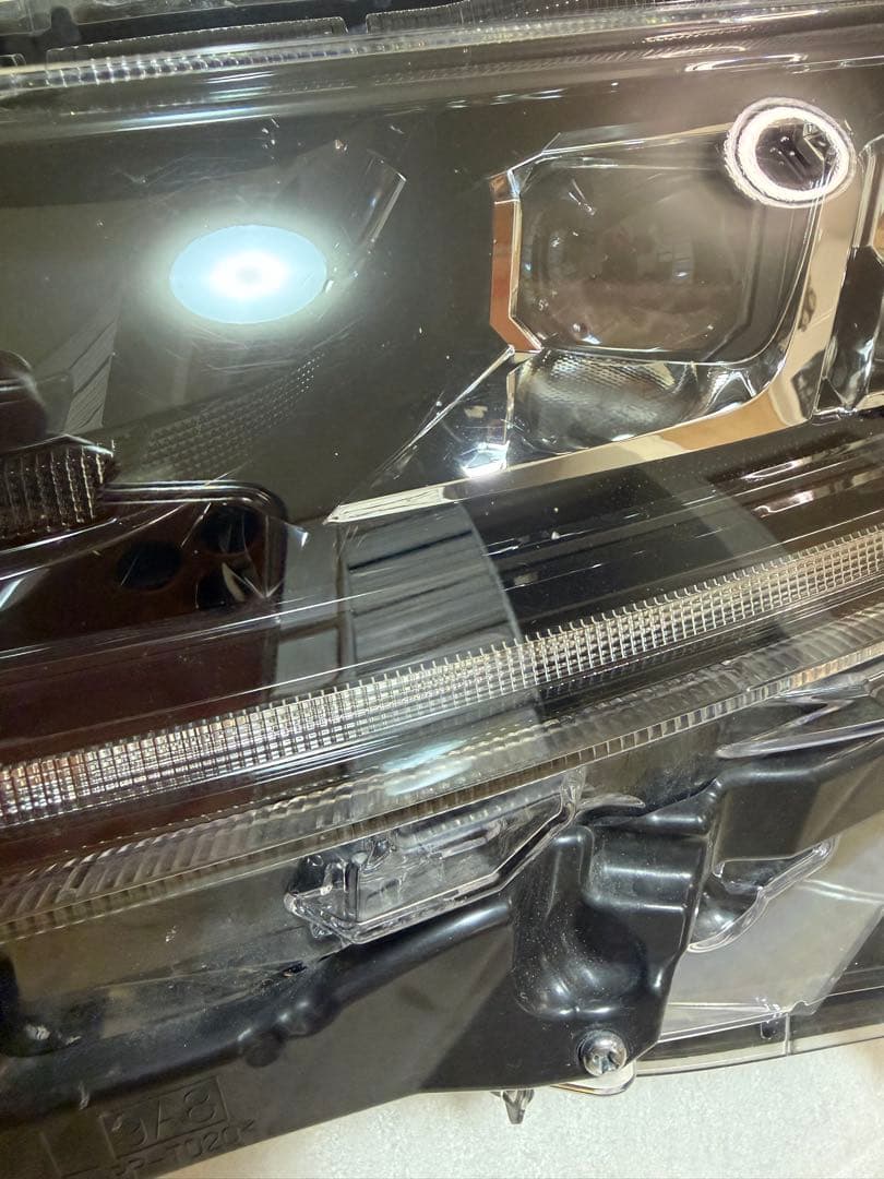 90系ノアLEDヘッドライト 81185-V1071