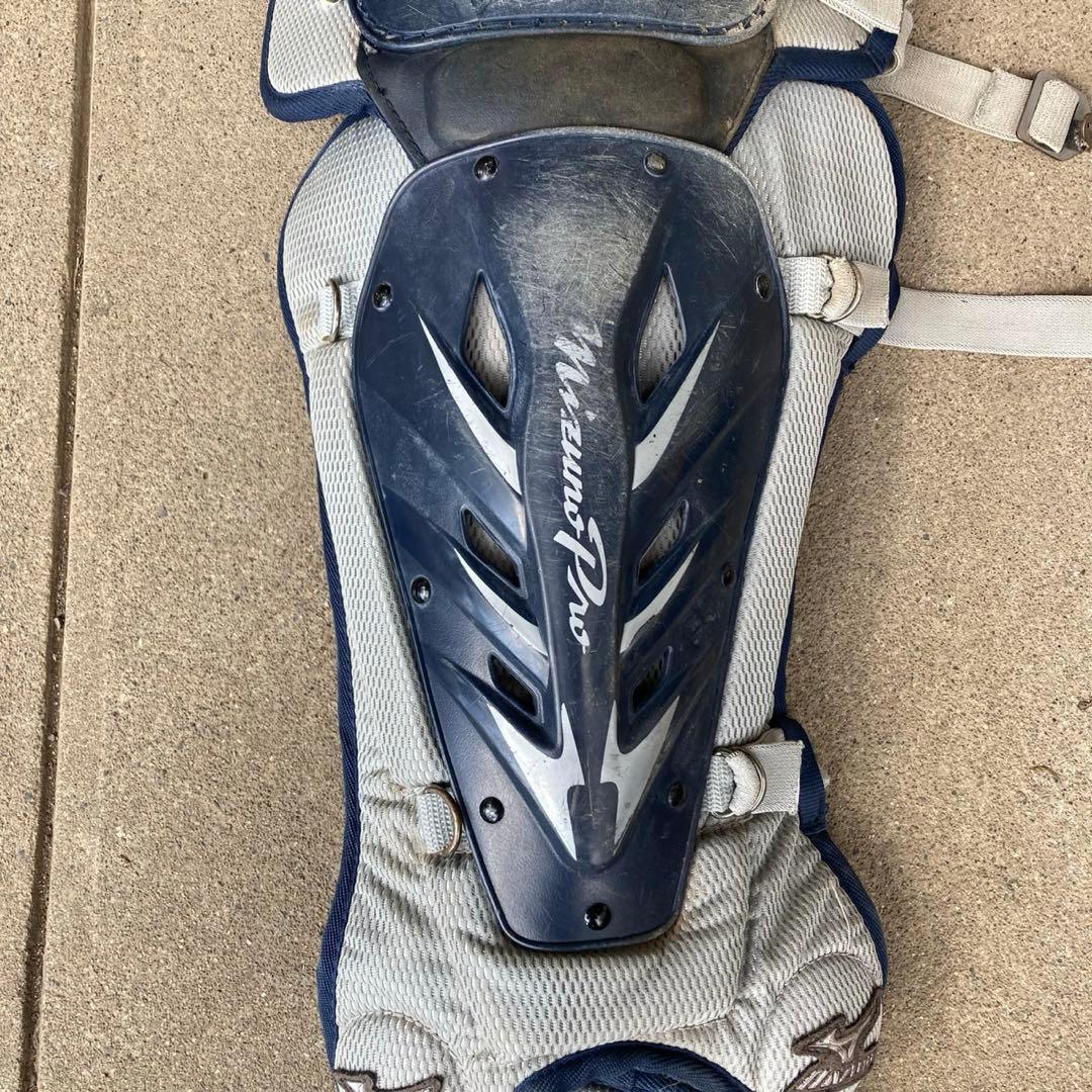 【最終値下げ！】ミズノプロ　硬式キャッチャー用プロテクター　レガース