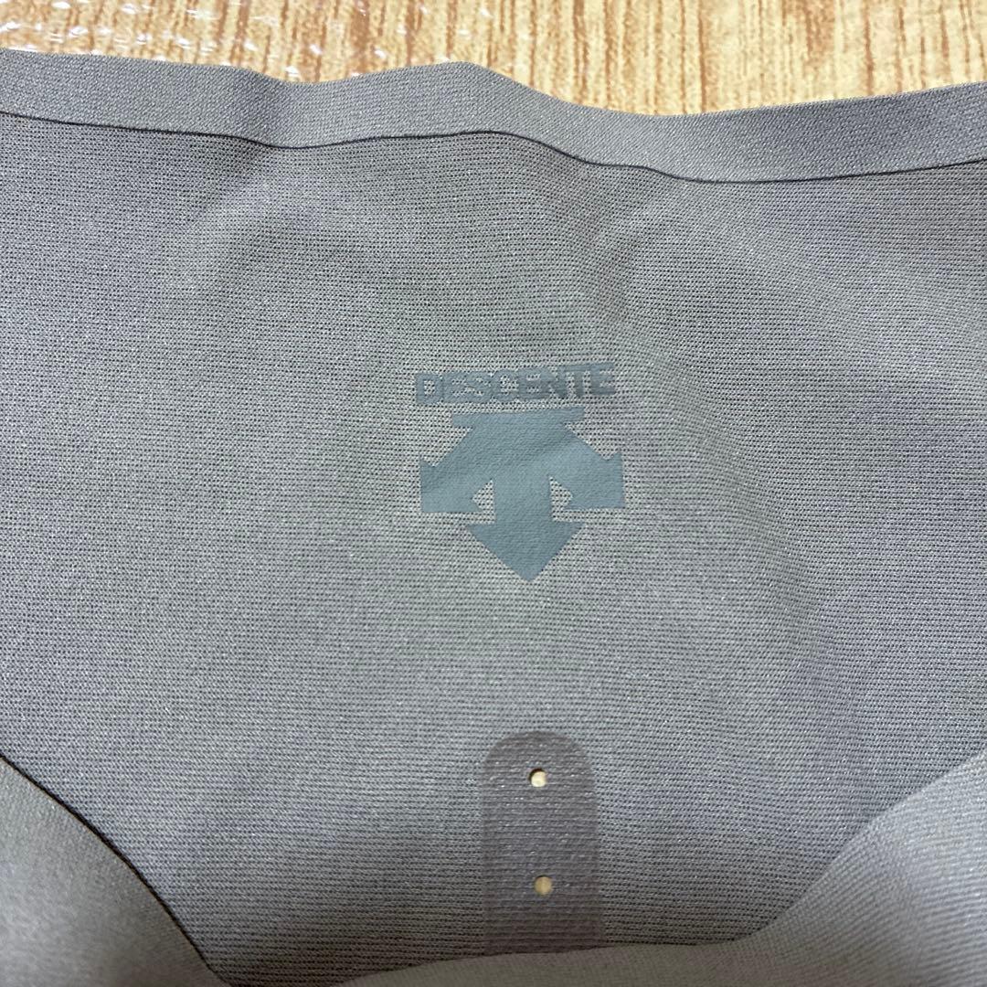 DESCENTEチャコール長袖シャツ LL