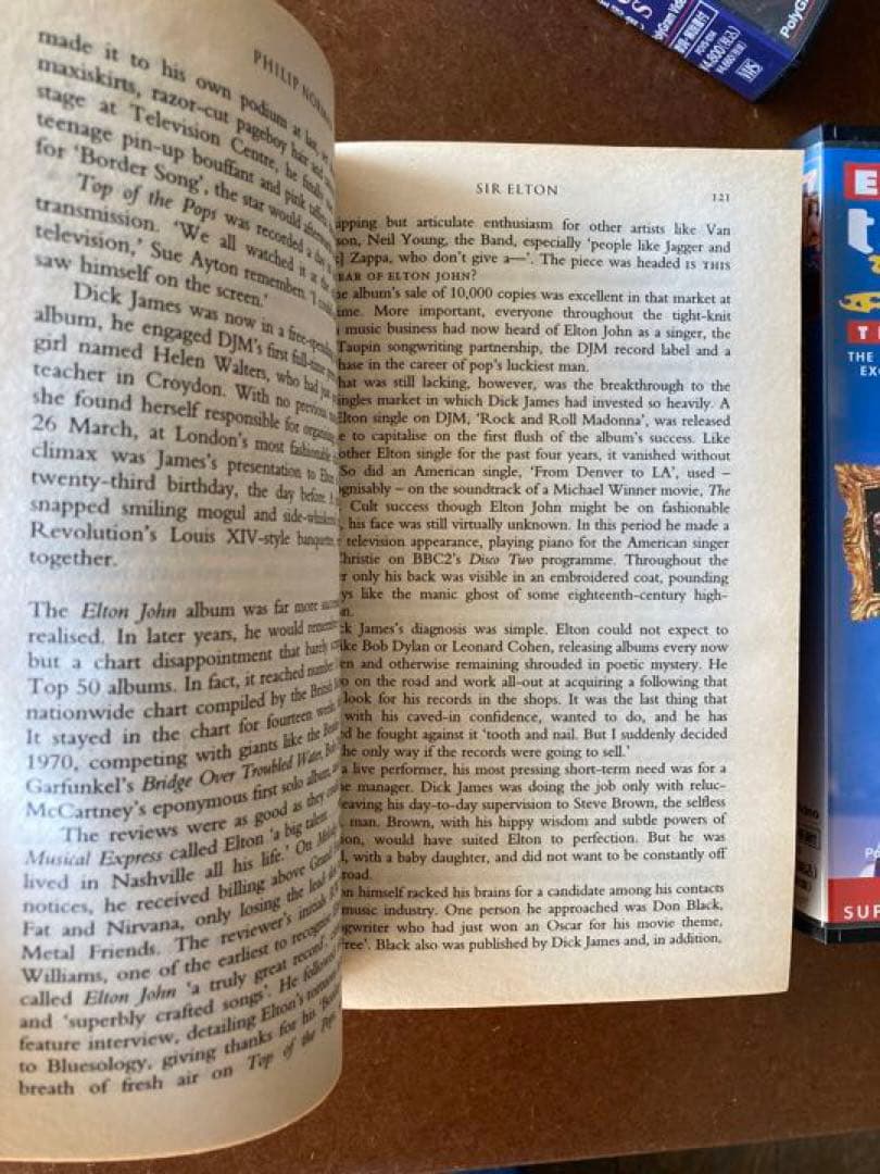 エルトンジョンDVDと本