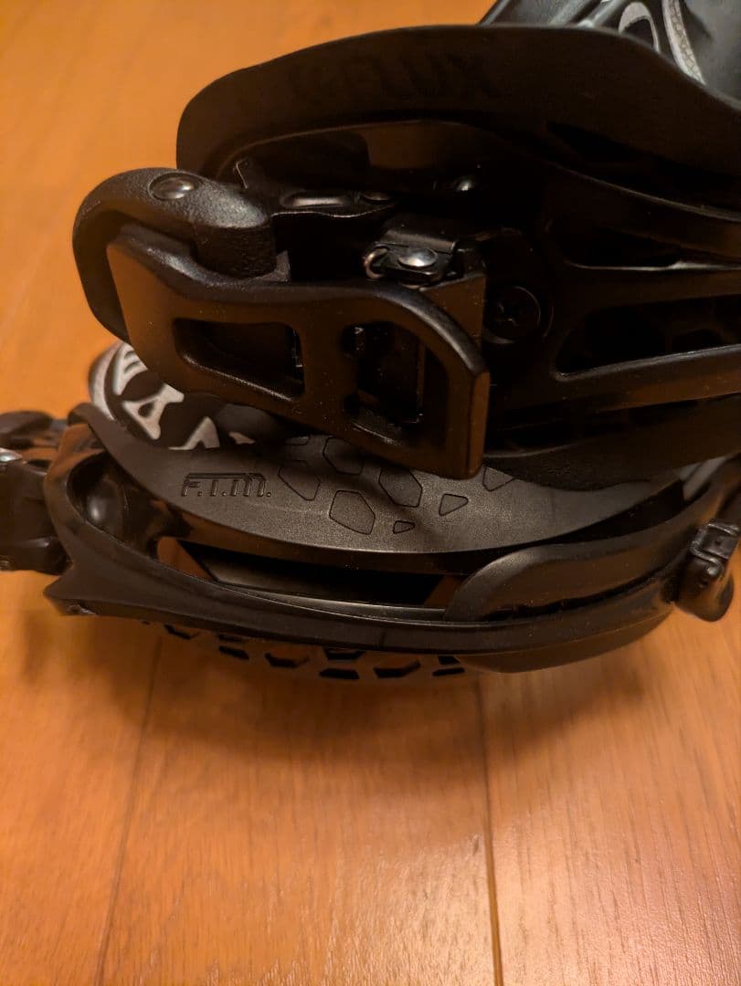 Flux ビンディング Sサイズ Pennywiseモデル