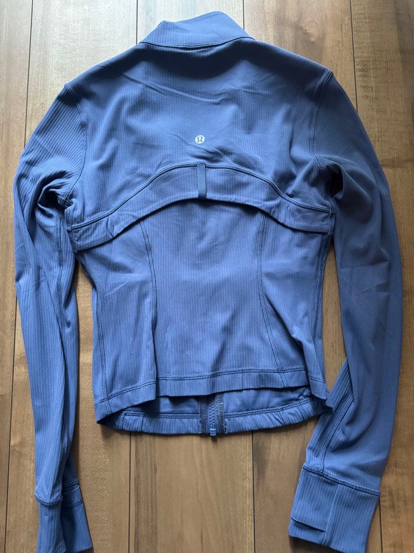 Lululemon define クロップジャケット リブNulu