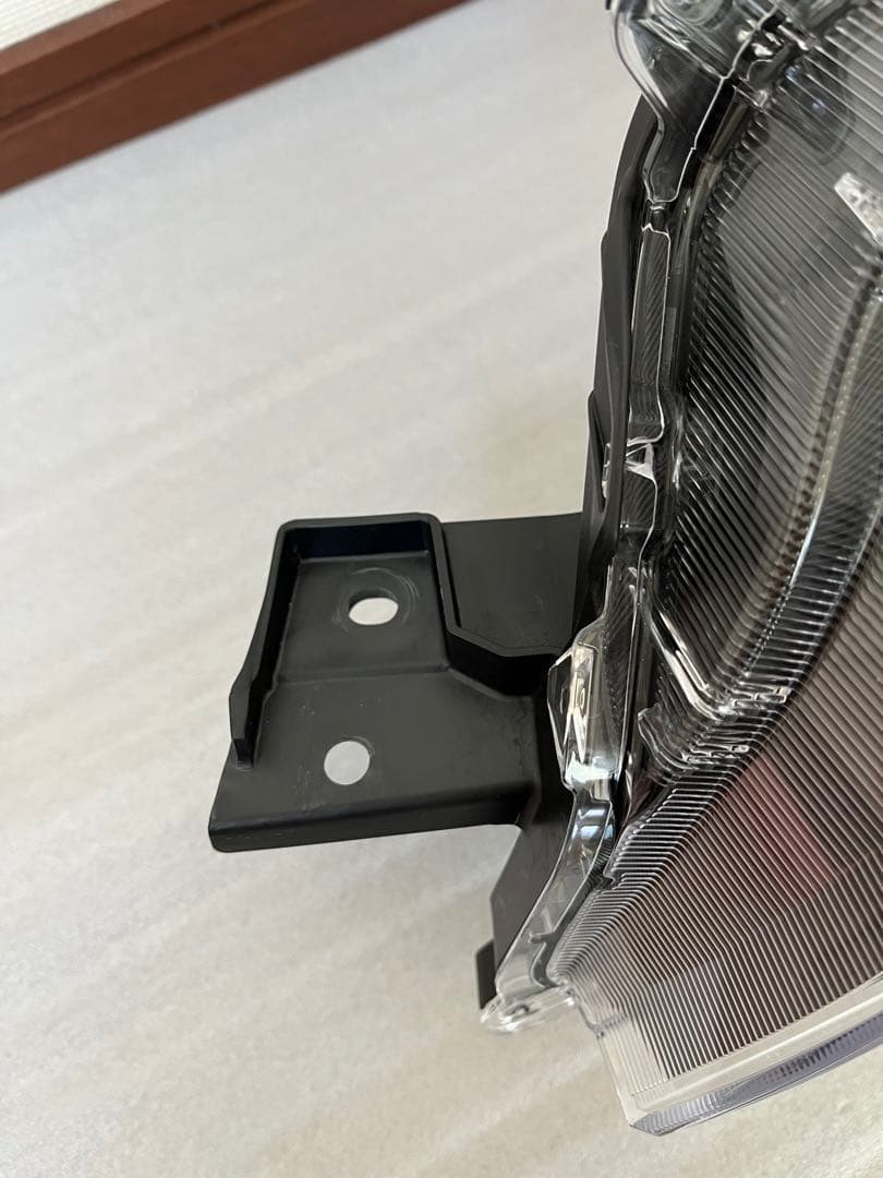 美品　ダイハツ　ムーヴ　LA860S　左ヘッドランプ　ヘッドライト