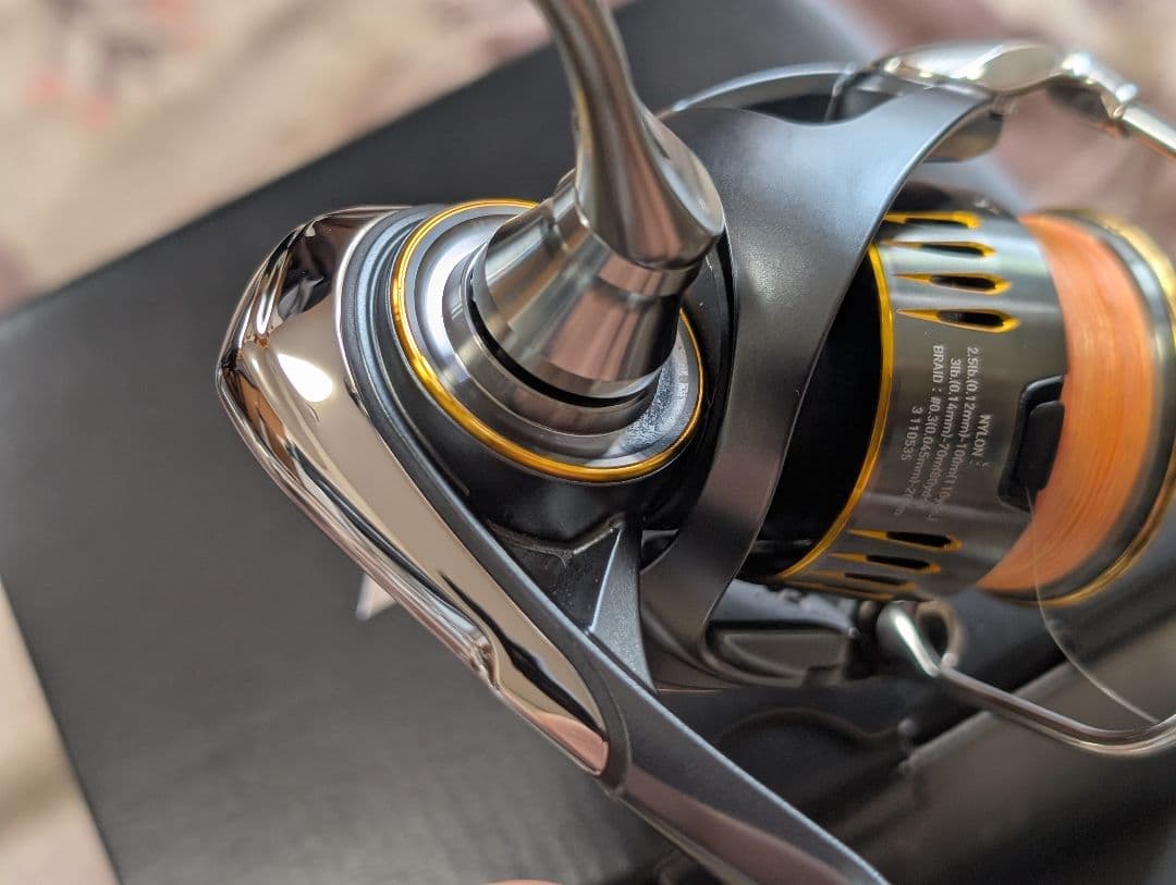 【美品】ダイワ AIRITY SF2000SS-H リール新品ノブ付き