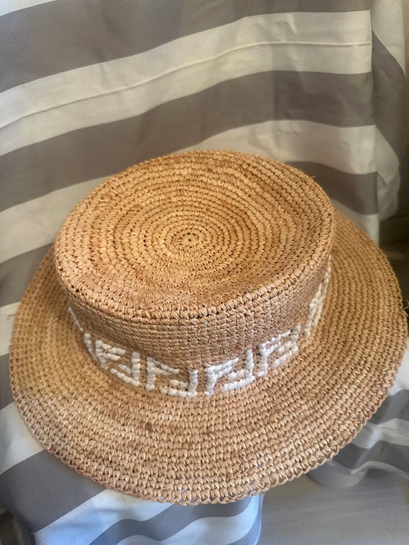 【人気・完売】FENDI フェンディ ベージュ ラフィアハット 麦わら ストロー