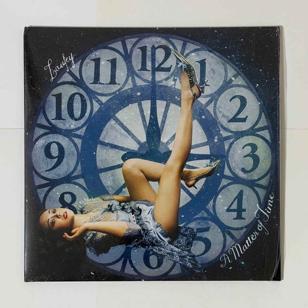 Laufey　A Matter of Time　直筆サイン入りカラーレコード