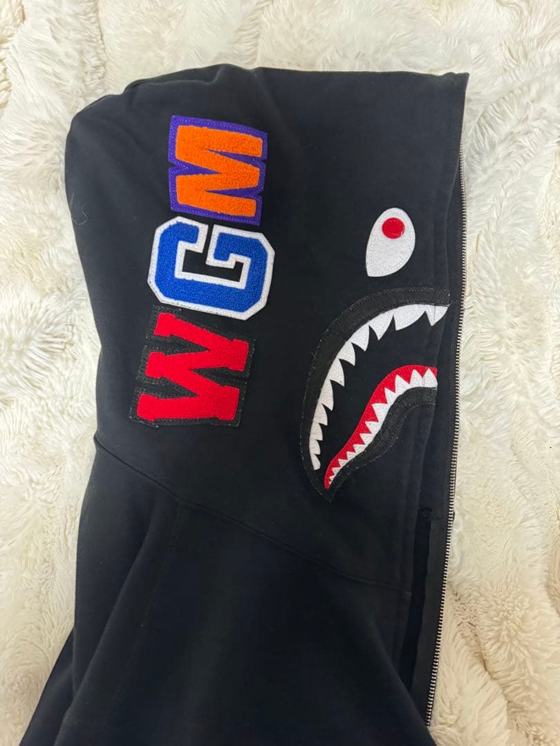 A BATHING APE シャークパーカー 黒