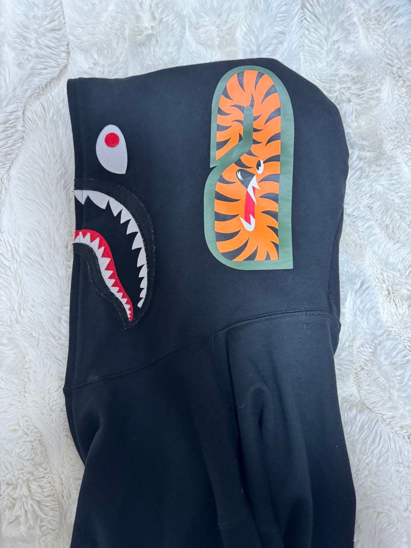 A BATHING APE シャークパーカー 黒