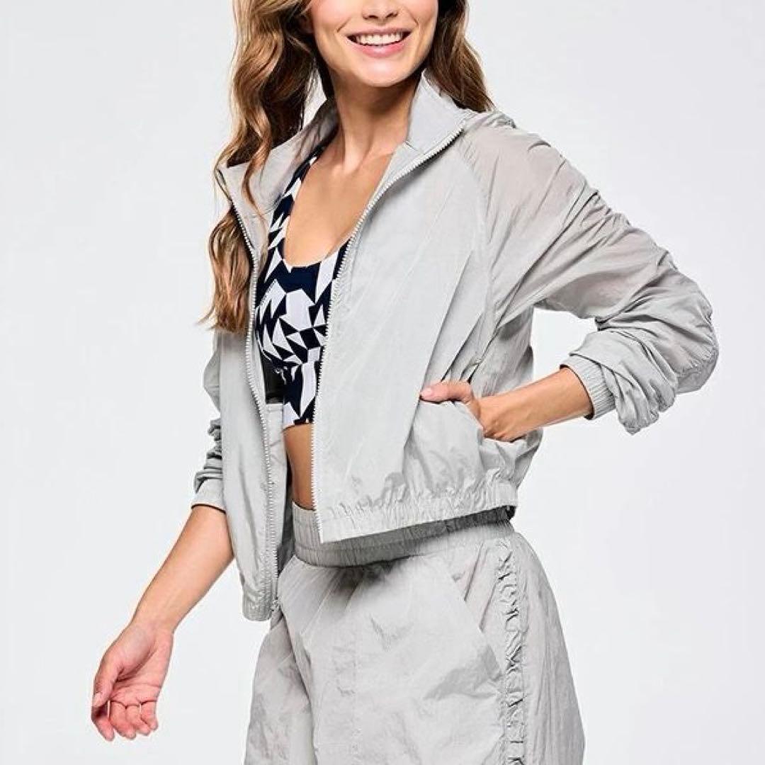 2025　新作　正規品　着用1回　ZUMBA/ズンバ　ジャケット　ブルゾン