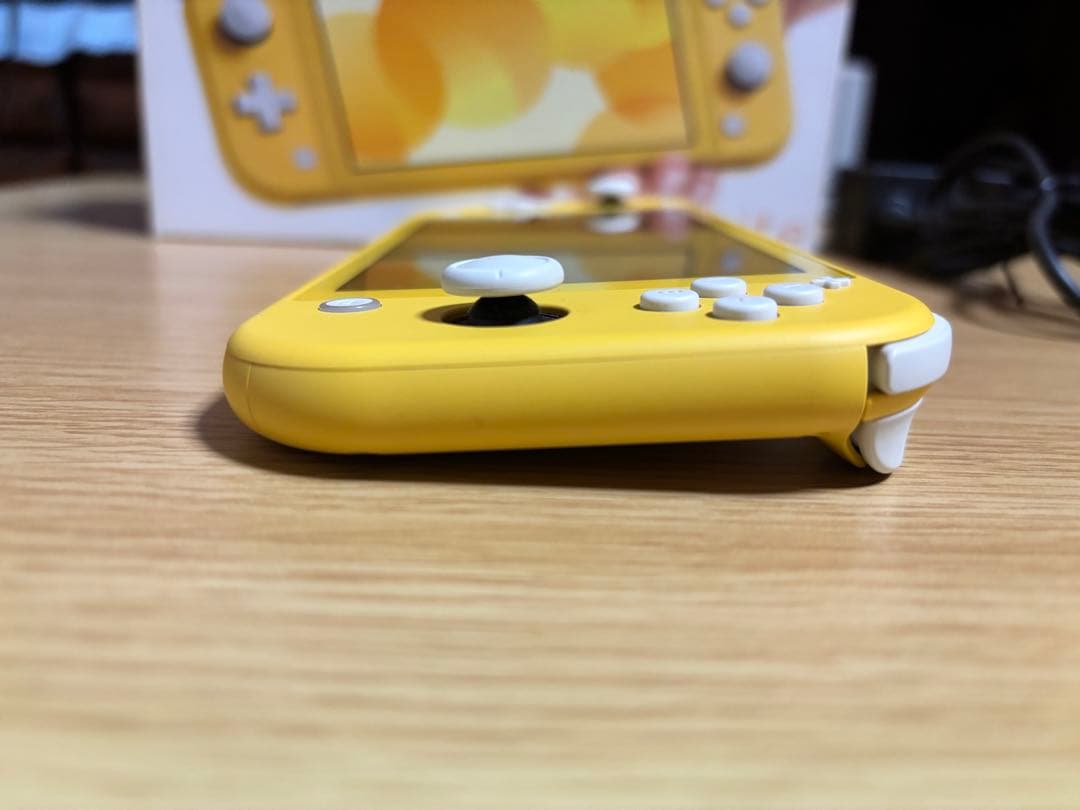 【星】Nintendo Switch Lite イエロー