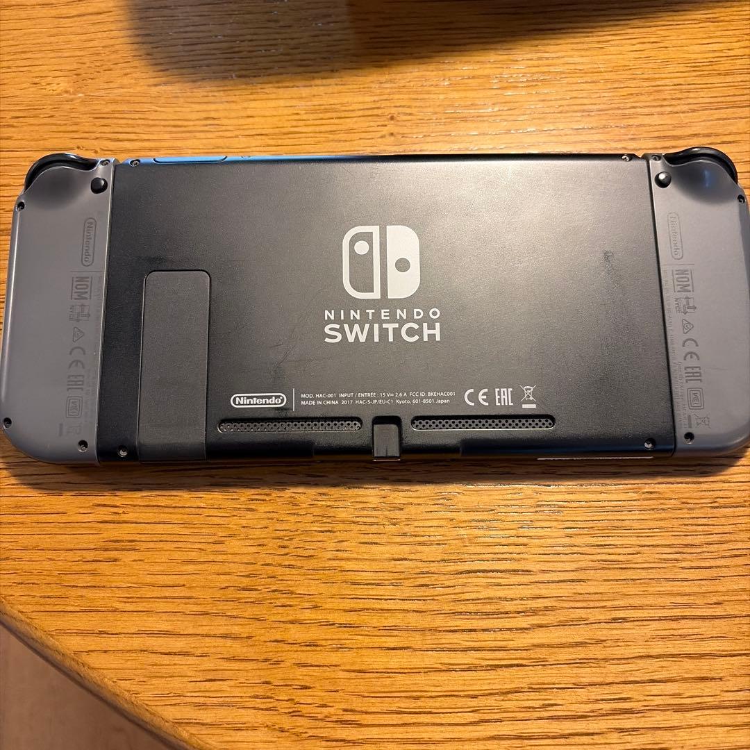 Nintendo Switch 本体 + Joy-Conコントローラー＋ケース付
