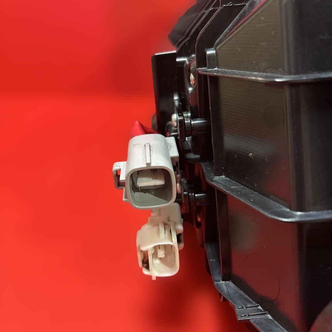 No.39 小糸　トラック用 4t 10t シーケンシャル（運転側）右Ｒ