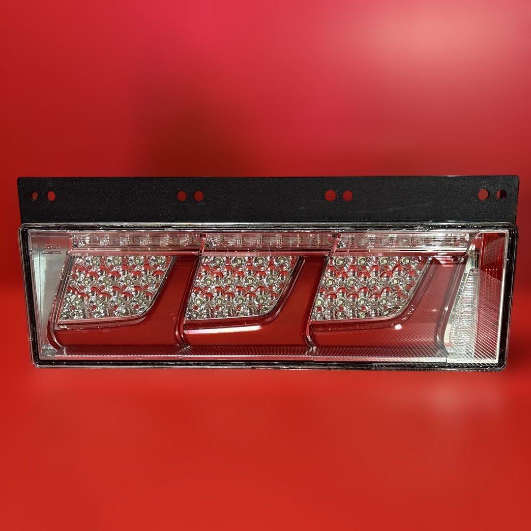 No.39 小糸　トラック用 4t 10t シーケンシャル（運転側）右Ｒ