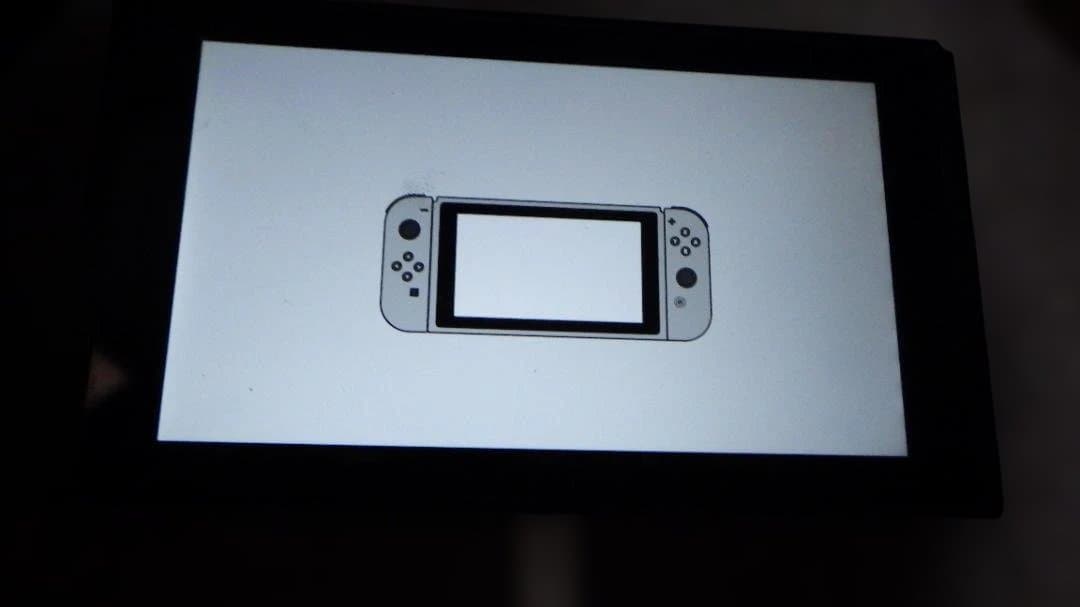 d*7様 Nintendo Switch 本体 任天堂　スイッチ　付属品なし