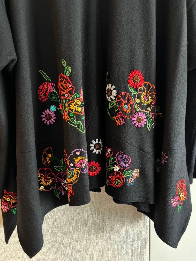 美品　トクコプルミェヴォル　カーディガン　刺繍羽織　tokuko 1er vol