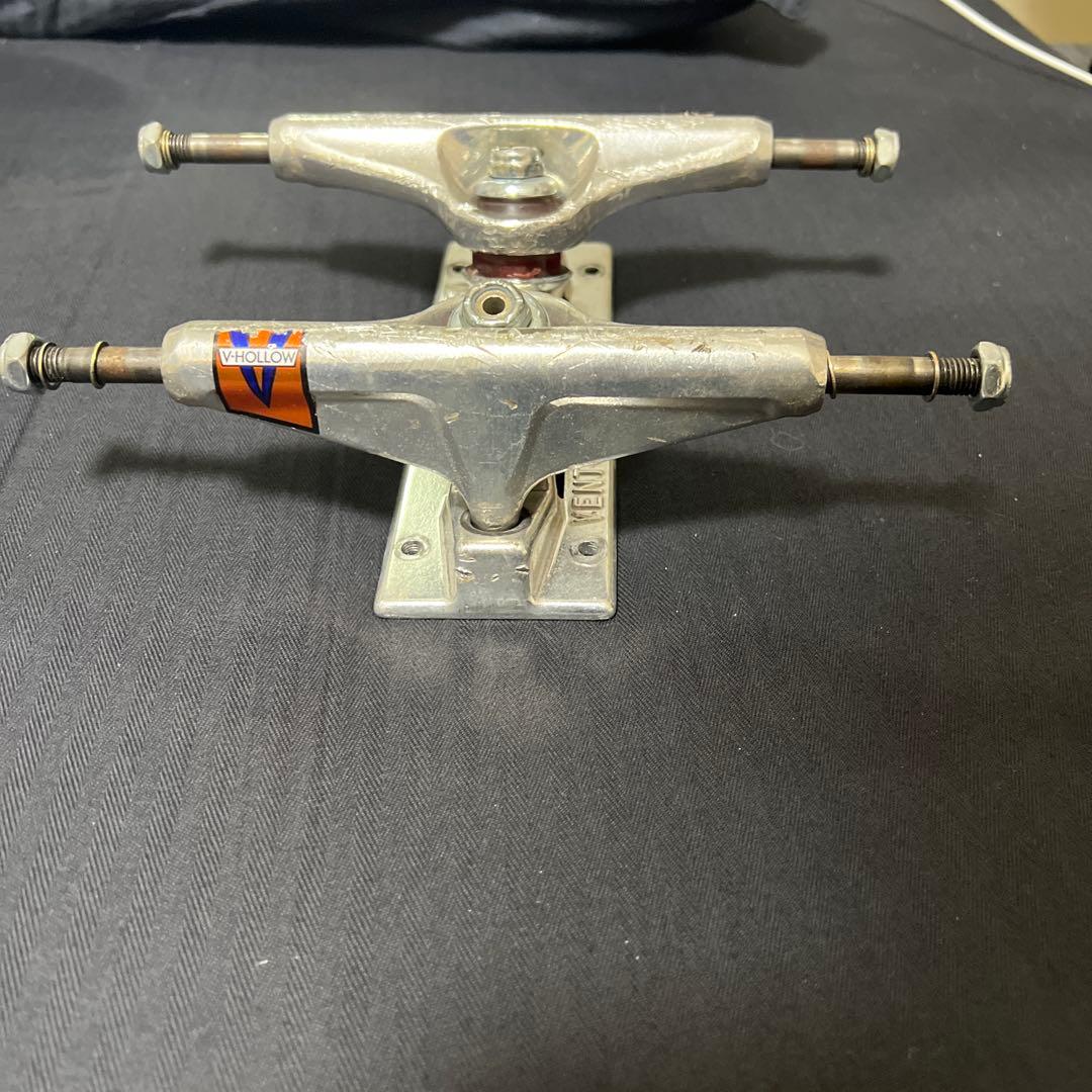 Venture スケートボードトラック シルバー ロー