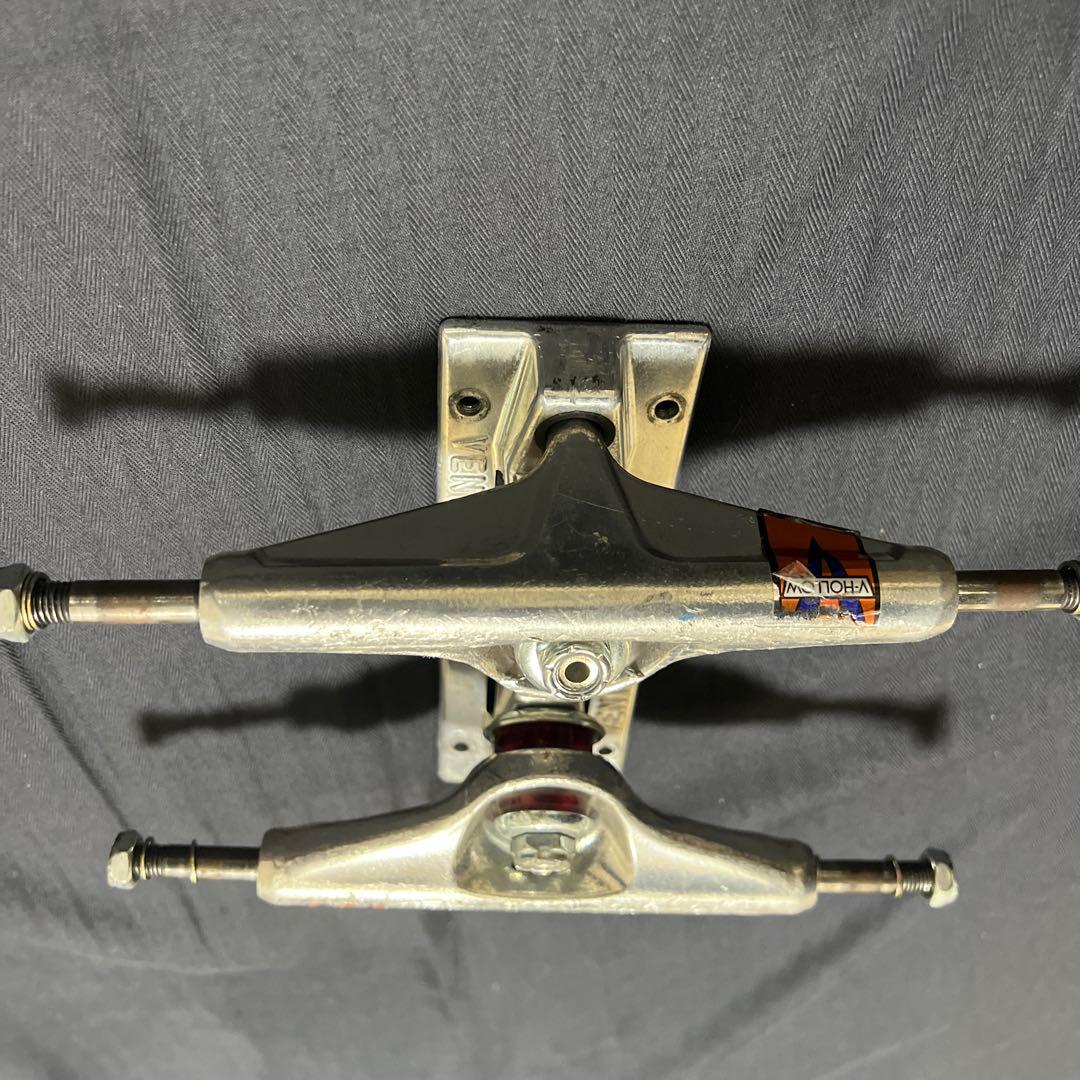 Venture スケートボードトラック シルバー ロー