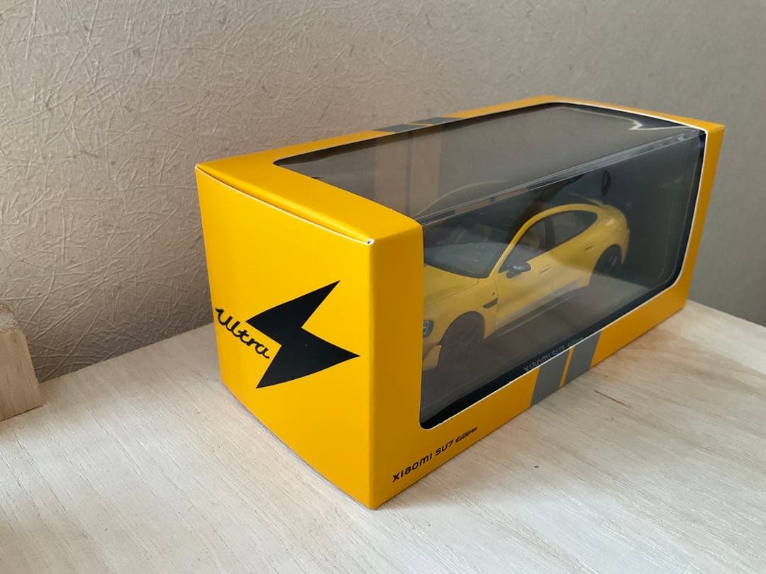 Xiaomi SU7 イエローミニカー