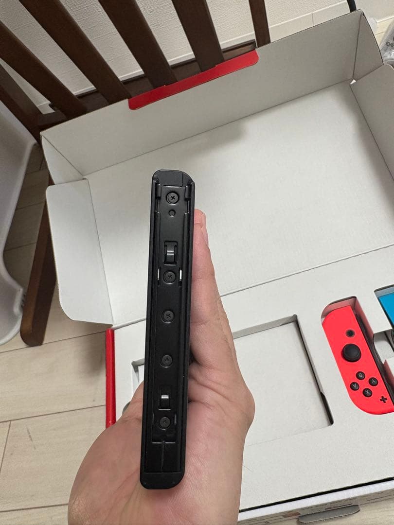 バッテリー強化版 Nintendo Switch ネオンブルーネオンレッド 本体